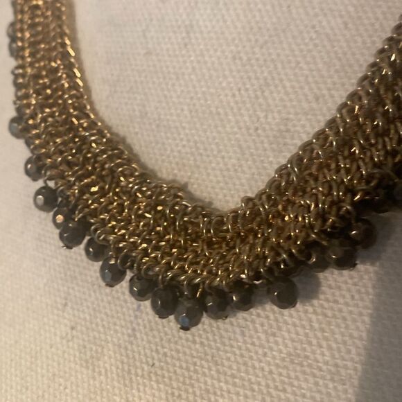 Elegant Gold Mesh Chain Necklace with Black Bead Accents - Picture 2 of 3